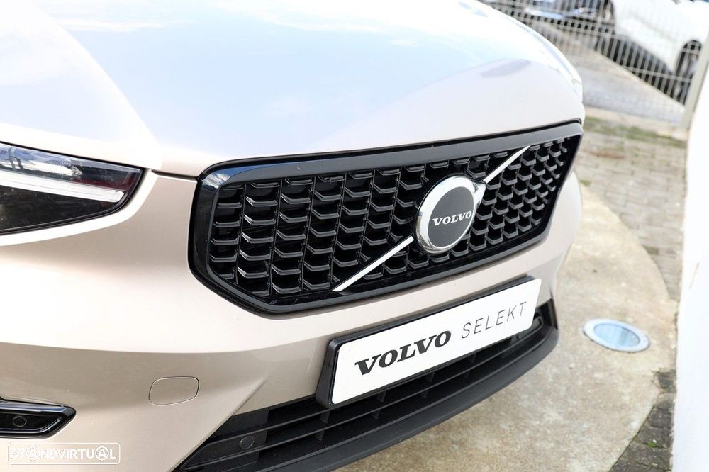 Volvo XC 40 1.5 T2 Plus Dark Auto - 34