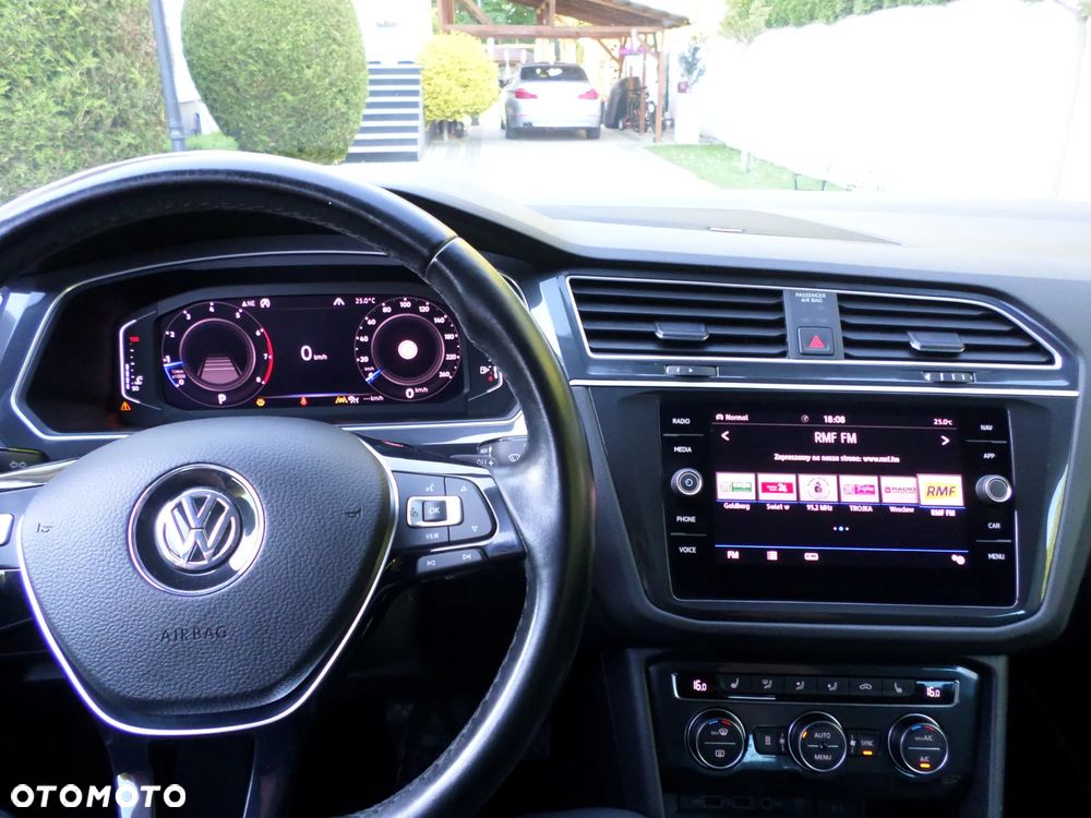 Volkswagen Tiguan - 16