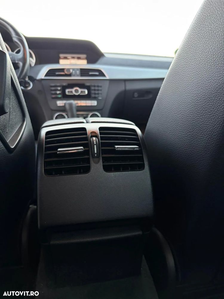 Mercedes-Benz C - 9