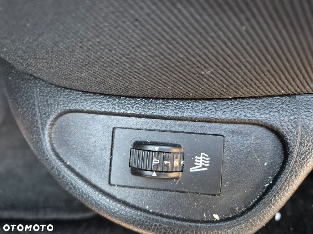 Peugeot 308 CC HDi FAP 163 Roland Garros - 13