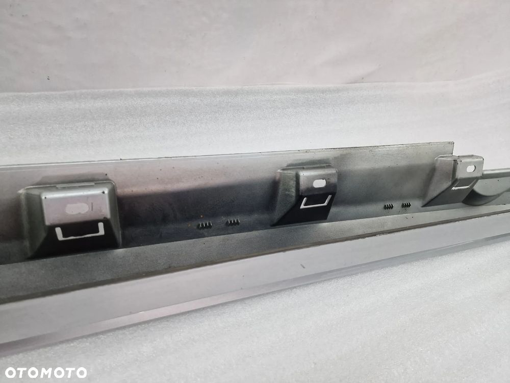 VW PASSAT B8 3G0 14- PRAWA LISTWA PROGOWA / NAKŁADKA PROGU , CZARNA , BIAŁA , SREBRNA , NR 3G0853858F , NR AUKCJI PR347 - 40