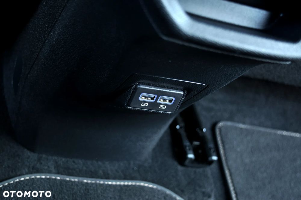 Peugeot 3008 225 e-EAT8 GT - 28
