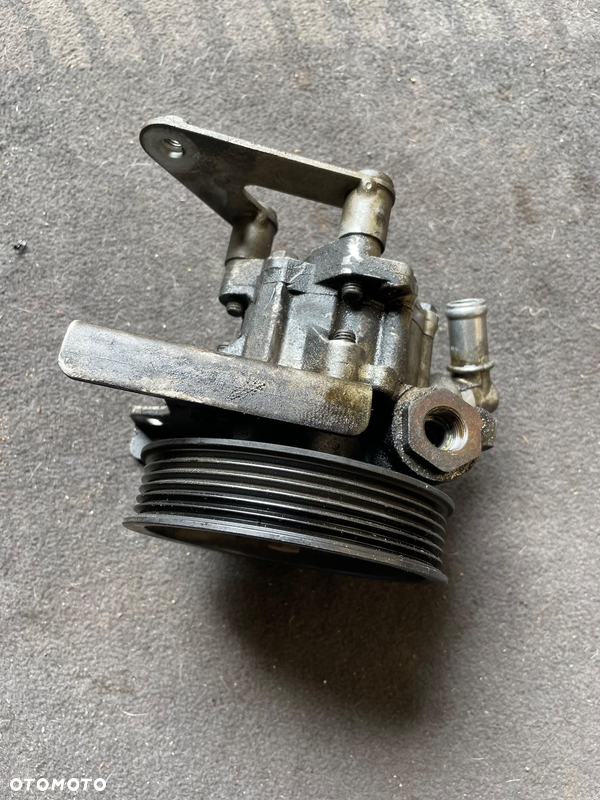 BMW E83 POMPA WSPOMAGANIA
