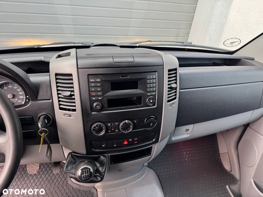 Volkswagen Crafter - 12