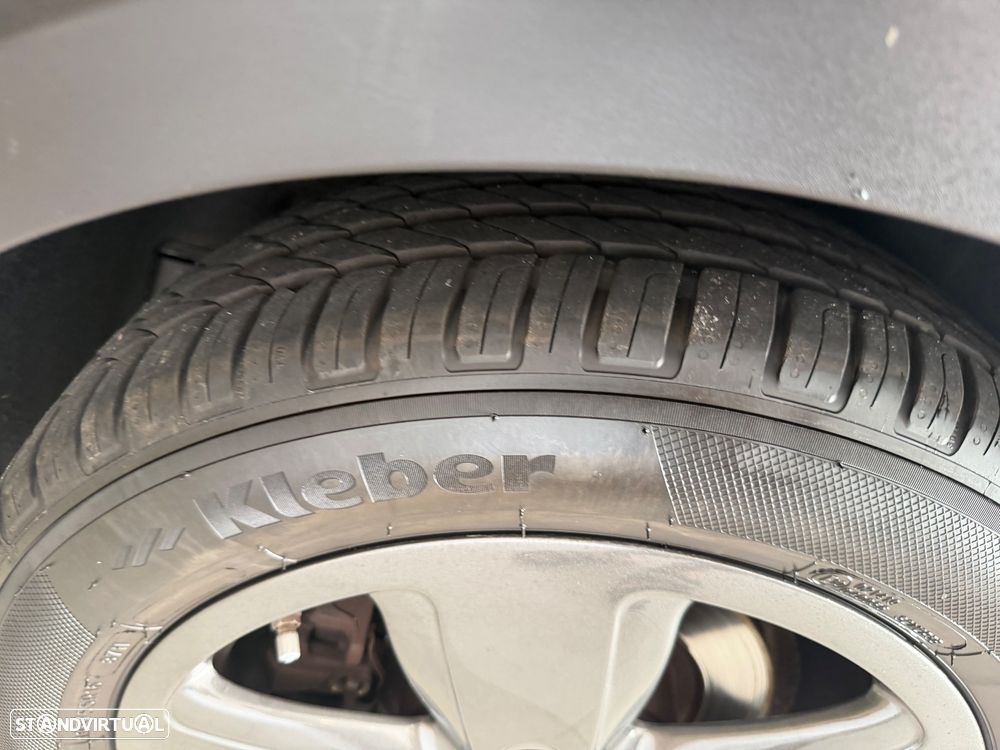 MINI 3 Portas Cooper SE Essential - 17