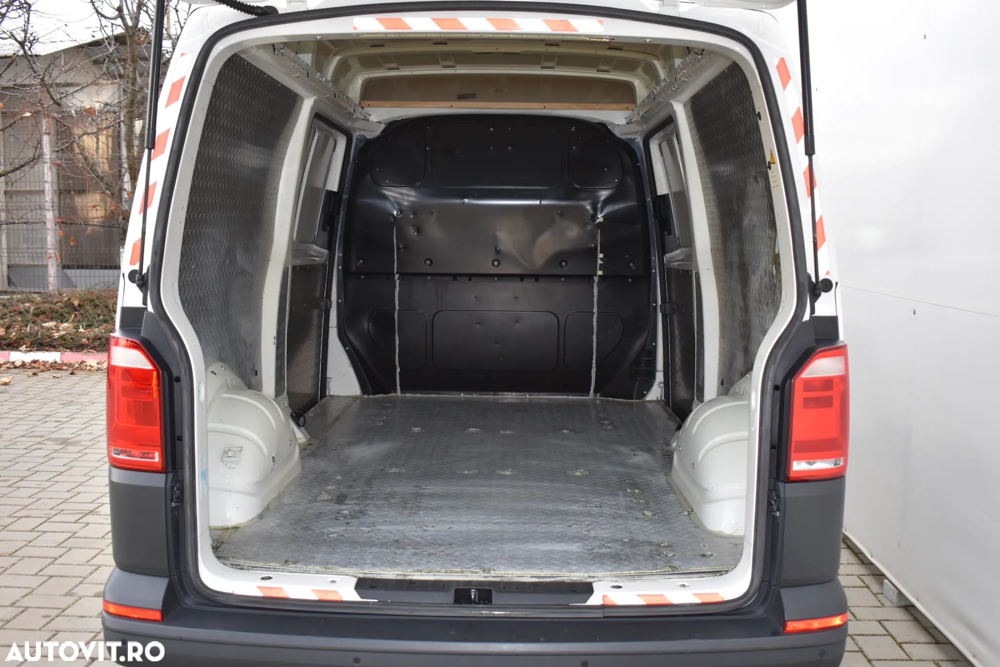 Volkswagen Transporter T6 Lang - 8