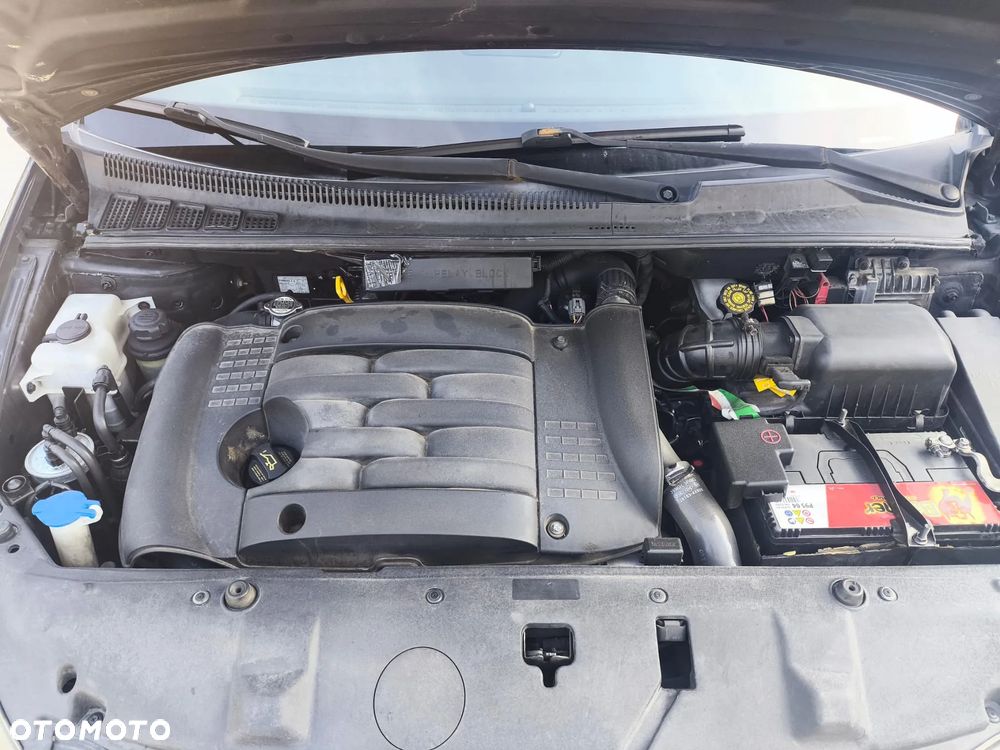 Kia Carnival - 12