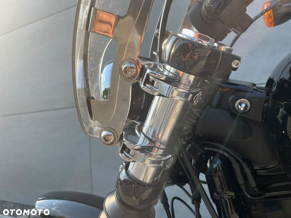 Harley-Davidson Softail Street Bob - 14