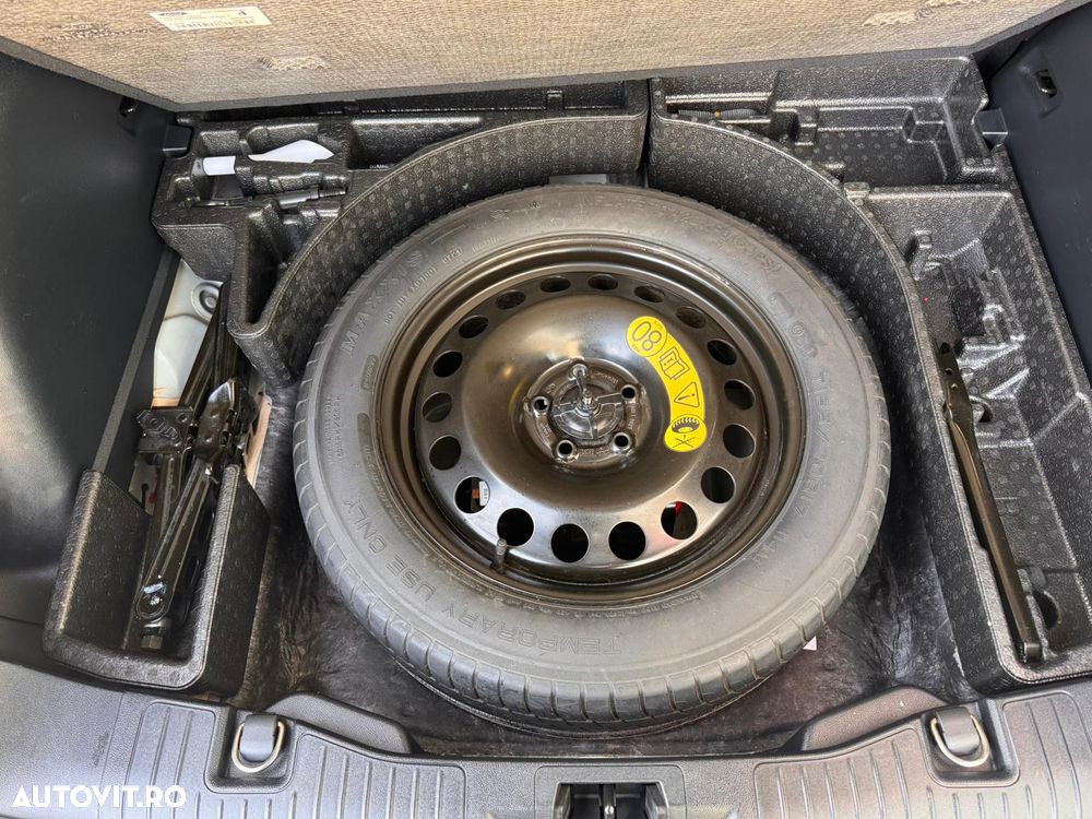 Ford Kuga 2.5 Duratec FHEV AWD Titanium - 12