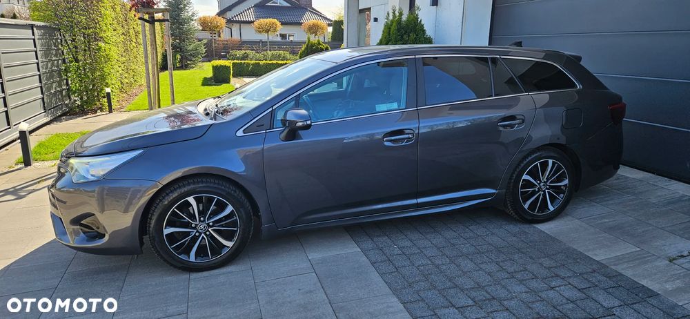 Toyota Avensis 1.8 Premium - 1