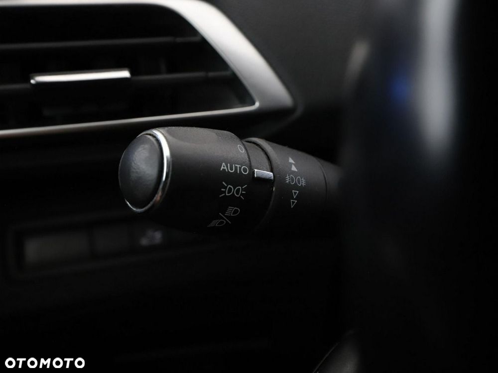 Peugeot 5008 1.6 BlueHDI Allure S&S EAT6 - 35