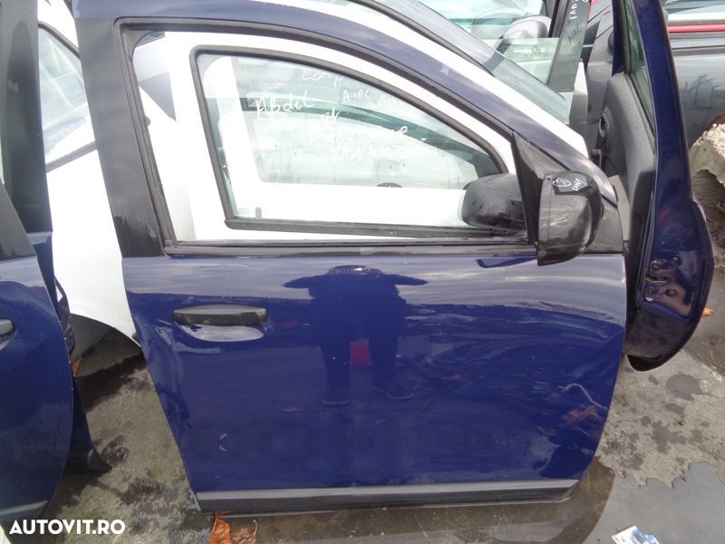 Vand 4 usi fata stanga-dreapta cu oglinzi, spate stanga-dreapta de la Dacia Lodgy din 2013 - 1