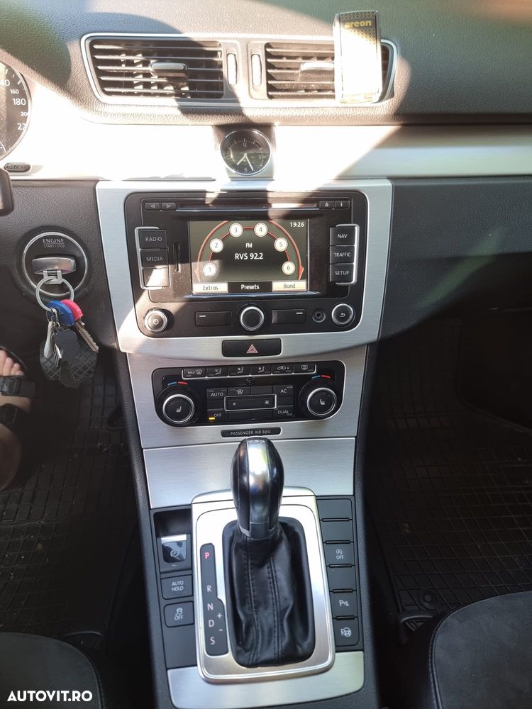 Volkswagen Passat 2.0 TDI Sportline DPF DSG - 9