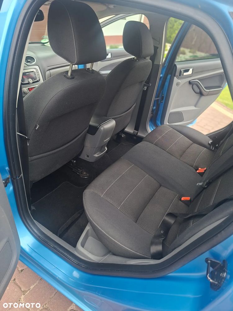 Ford Focus 2.0 16V Trend - 14