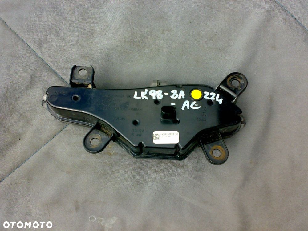 ford mustang mach-e gt znaczek emblemat w zderzak przedni lk9b-8a224-ac - 2