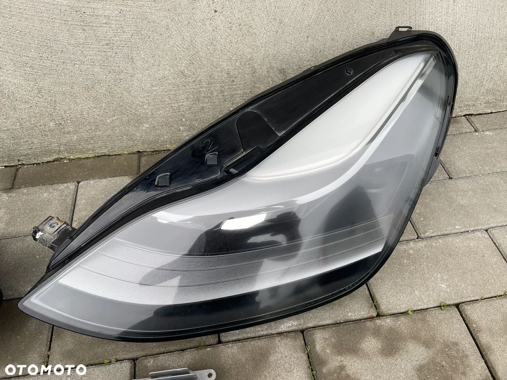 LAMPY PRZEDNIE TESLA MODEL 3 Y LIFT  2020-- Full-led - 2