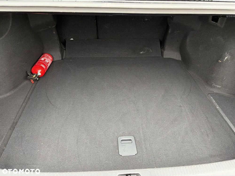 Toyota Camry - 14