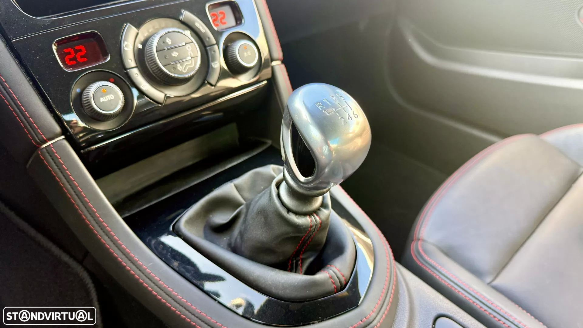 Peugeot RCZ 1.6 200 THP GT-Line - 45