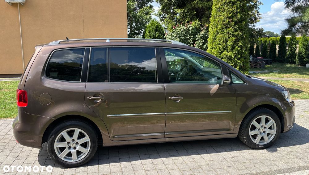 Volkswagen Touran 2.0 TDI DPF BlueMotion Technology Comfortline - 24