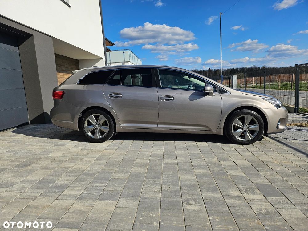 Toyota Avensis 1.8 Premium MS - 2
