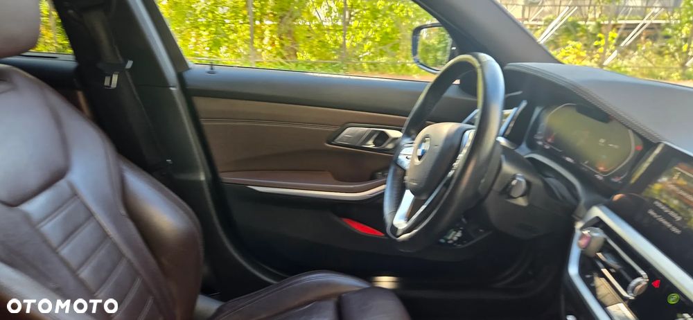 BMW Seria 3 318d Sport Line - 30