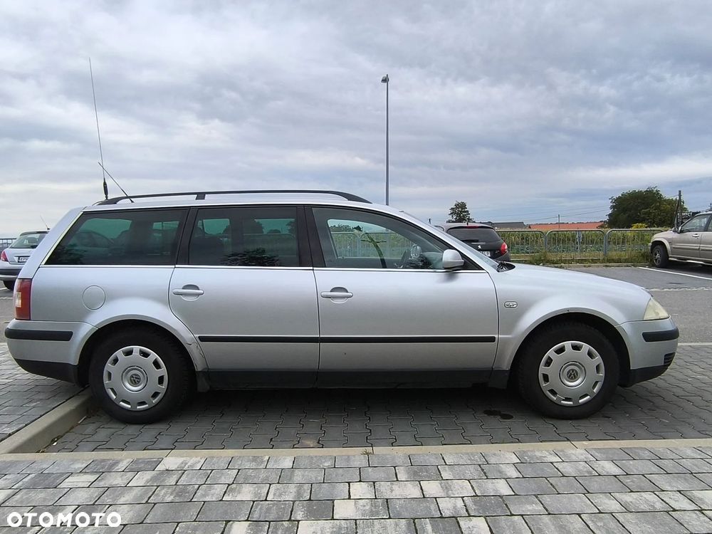 Volkswagen Passat 1.9 TDI Basis - 8