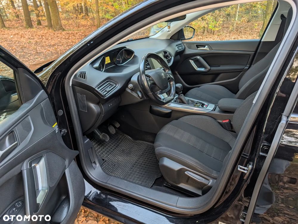 Peugeot 308 1.2 PureTech GPF Allure S&S - 4