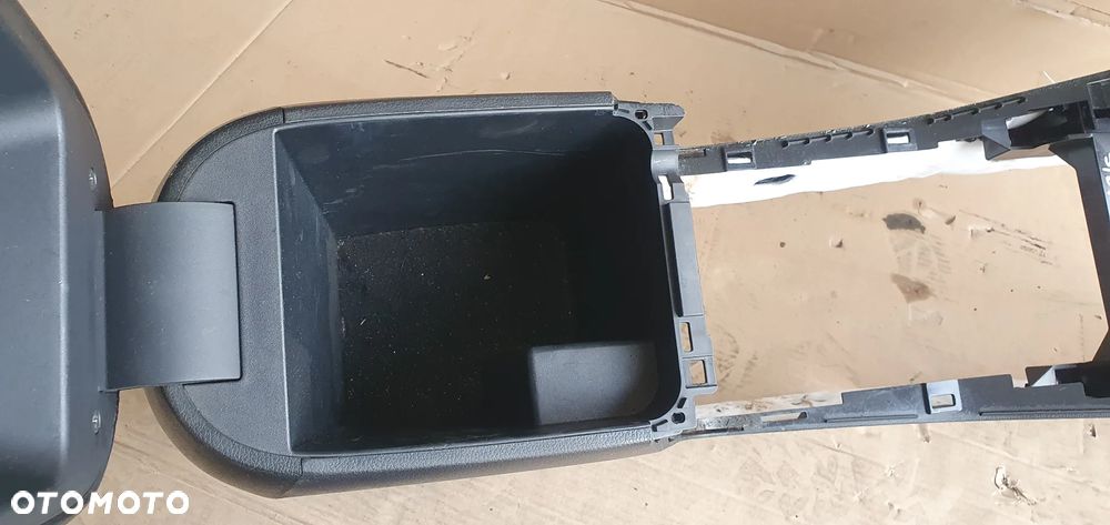 Tunel środkowy podłokietnik skóra Kia Sportage III - 5