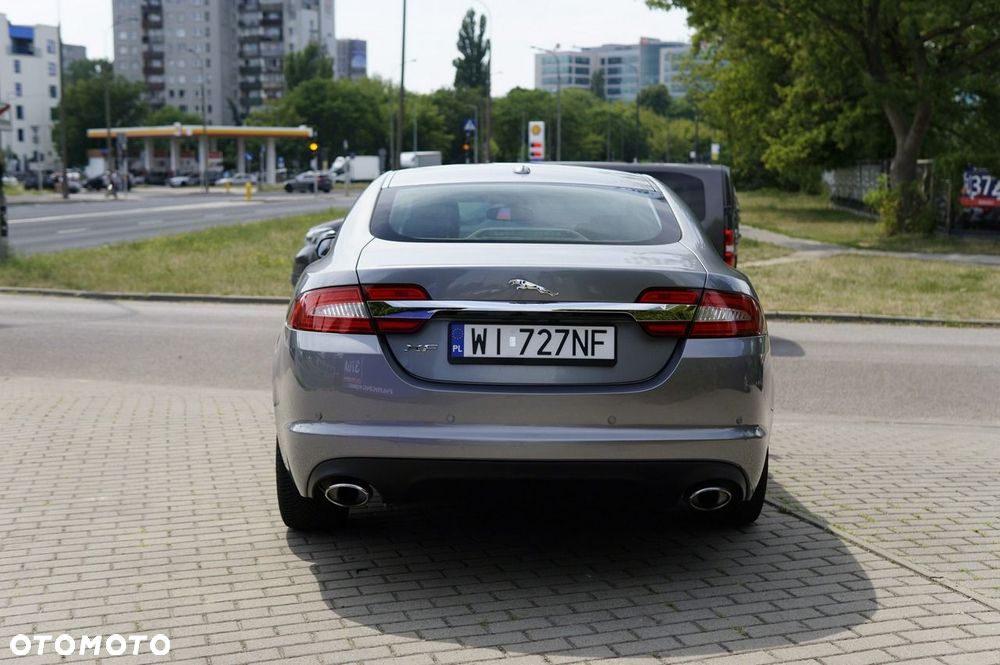 Jaguar XF 3.0 V6 D Luxury - 6