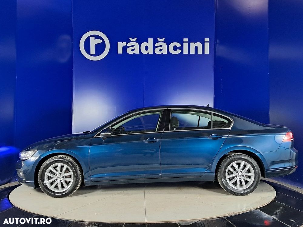 Volkswagen Passat - 12