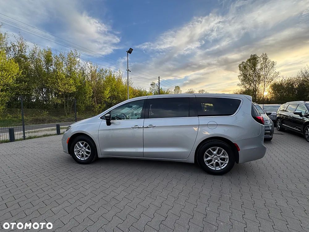 Chrysler Pacifica - 5