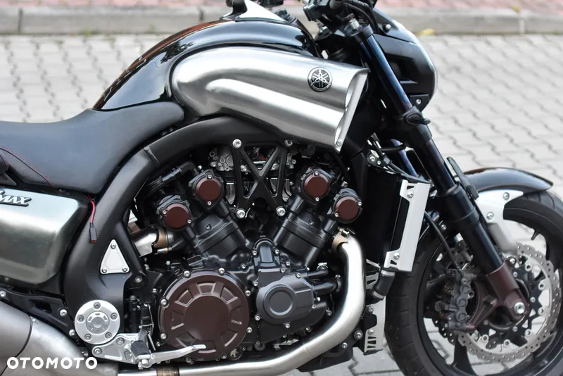 Yamaha V-MAX - 13