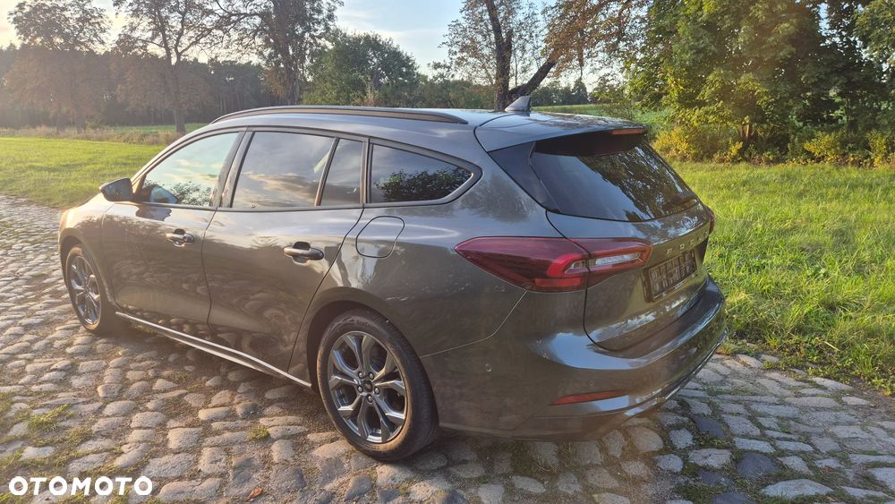 Ford Focus 1.0 EcoBoost Hybrid ST-LINE - 4