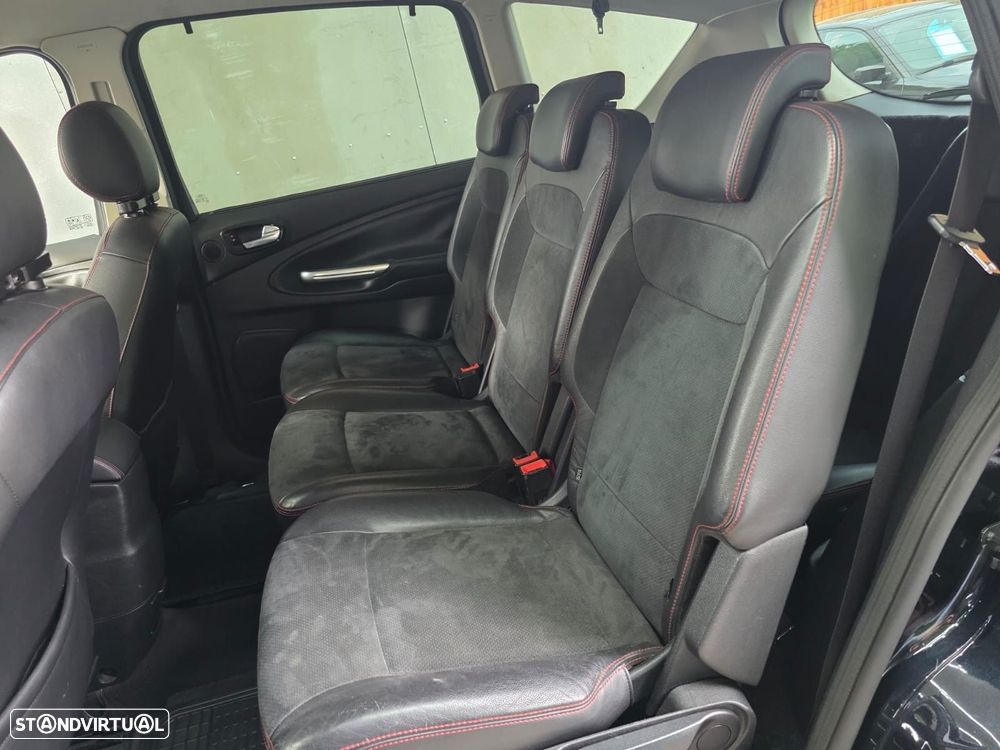 Ford S-Max 2.2 TDCi Titanium 7L - 15