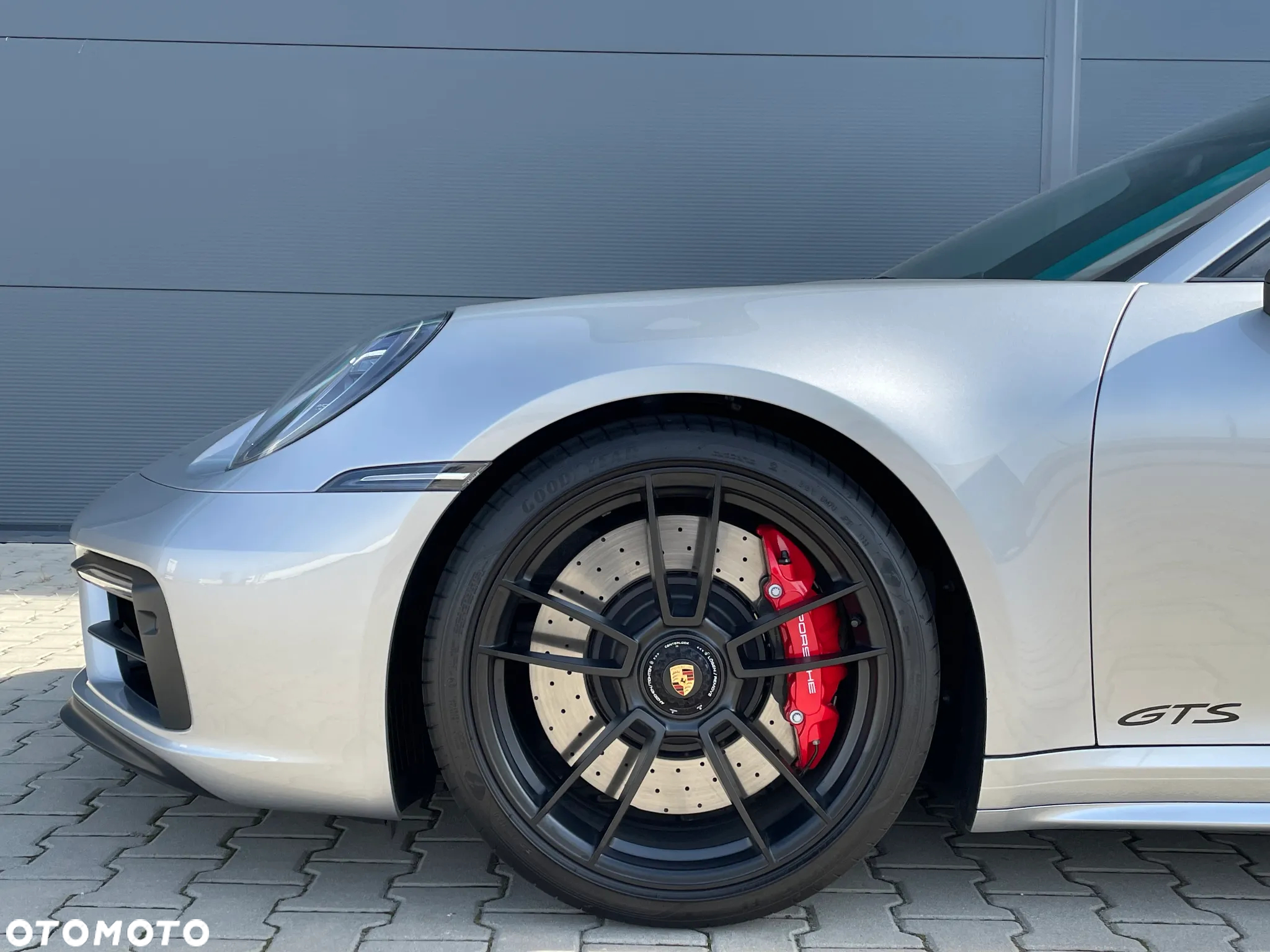 Porsche 911 Carrera 4 GTS - 6