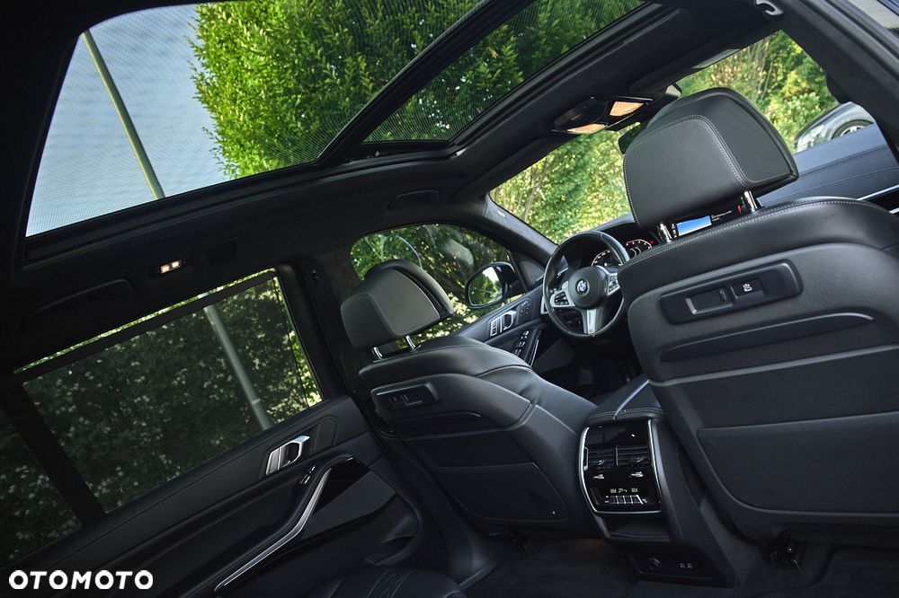 BMW X7 M50d - 31