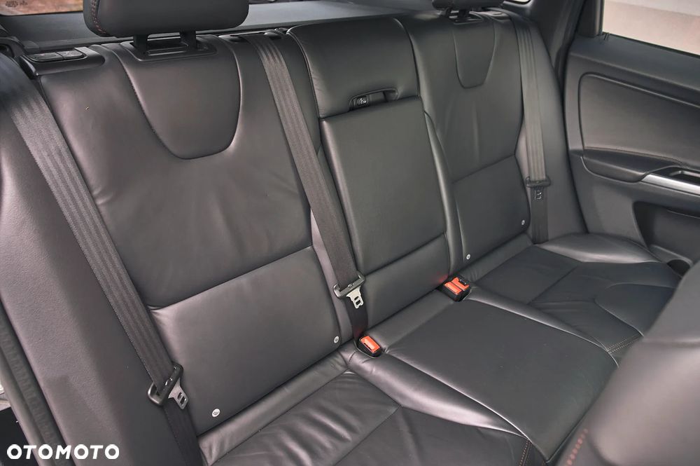 Volvo XC 60 D4 Geartronic Summum - 24