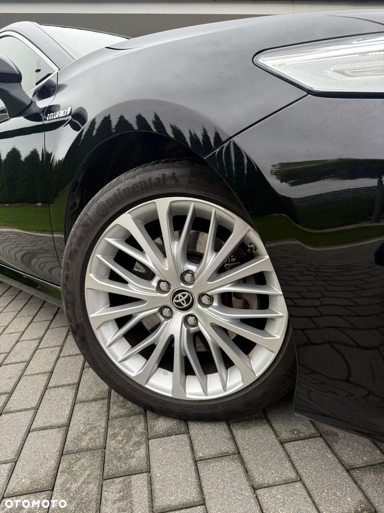 Toyota Camry 2.5 Hybrid Executive CVT - 32