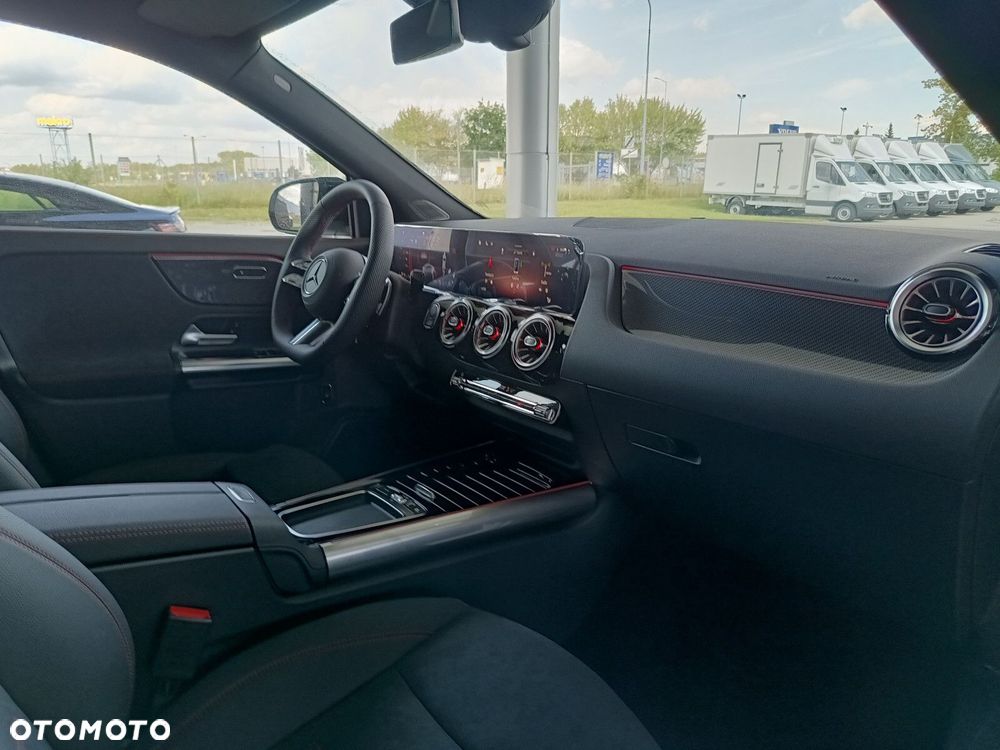 Mercedes-Benz GLA - 26