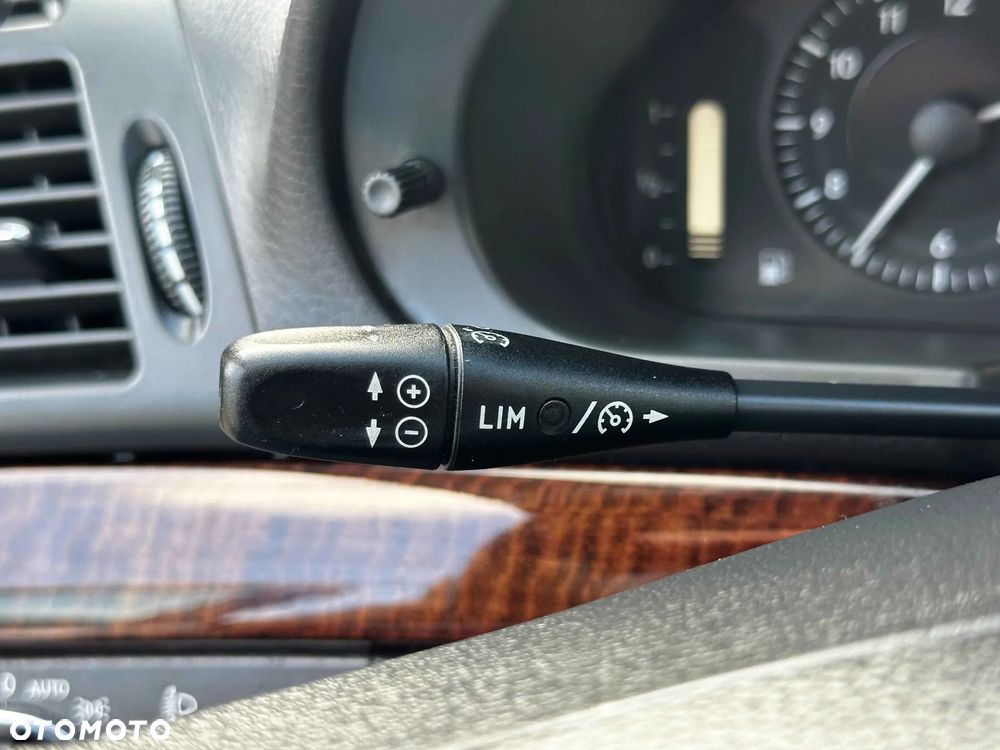 Mercedes-Benz Klasa E 240 Classic - 28