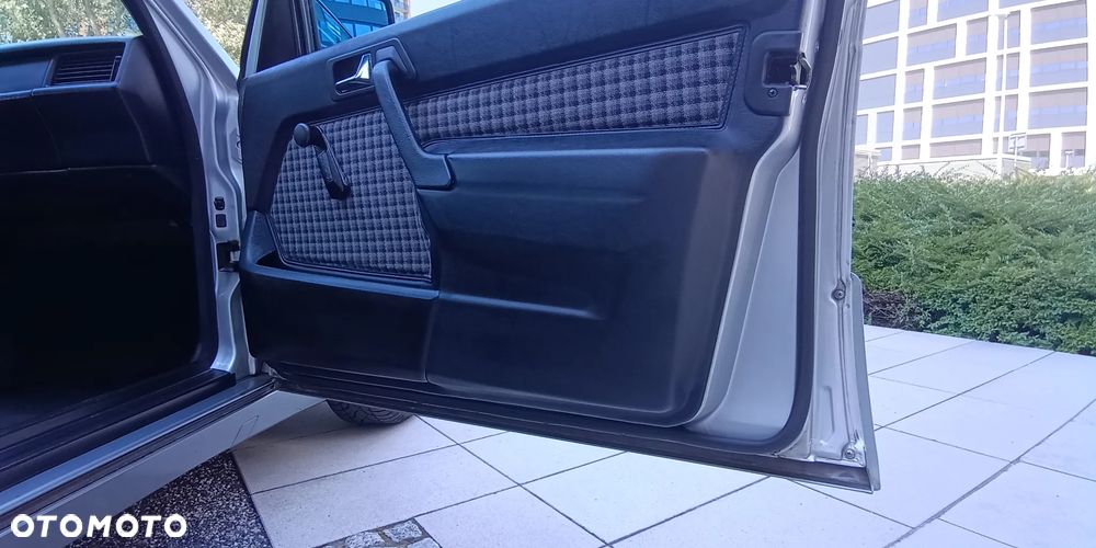 Mercedes-Benz W201 (190) - 15