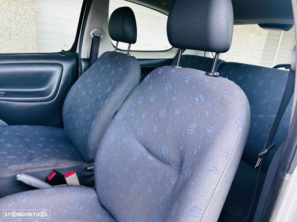 Toyota Yaris 1.0 Sol - 9