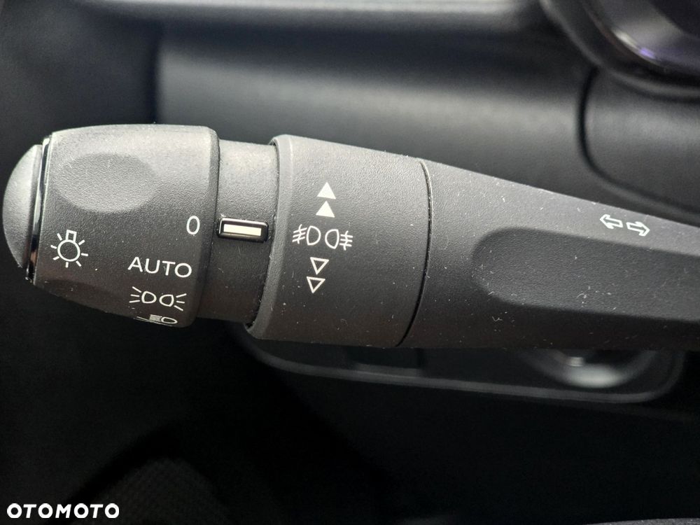 Citroën C3 Pure Tech 82 SHINE - 24