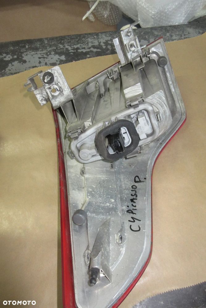 Citroen C4 Picasso klapa bagażnika, zderzak tył, lampy tył KYNC - 22
