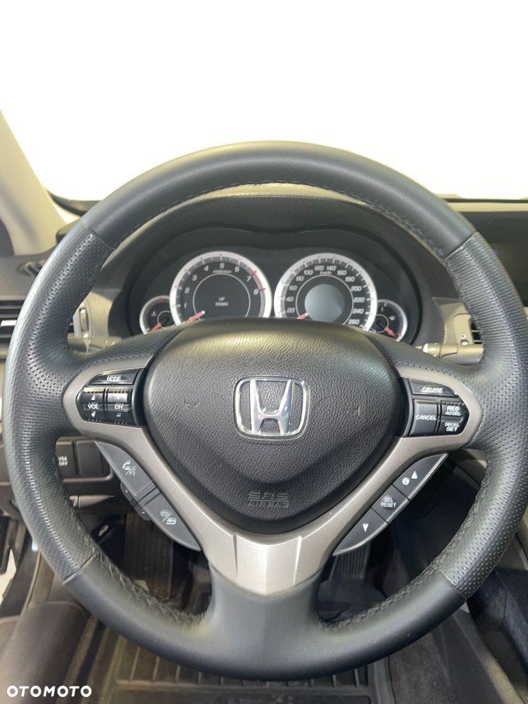 Honda Accord 2.0 Executive Nav - 18