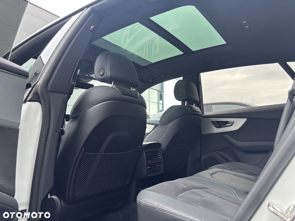 Audi Q8 - 40