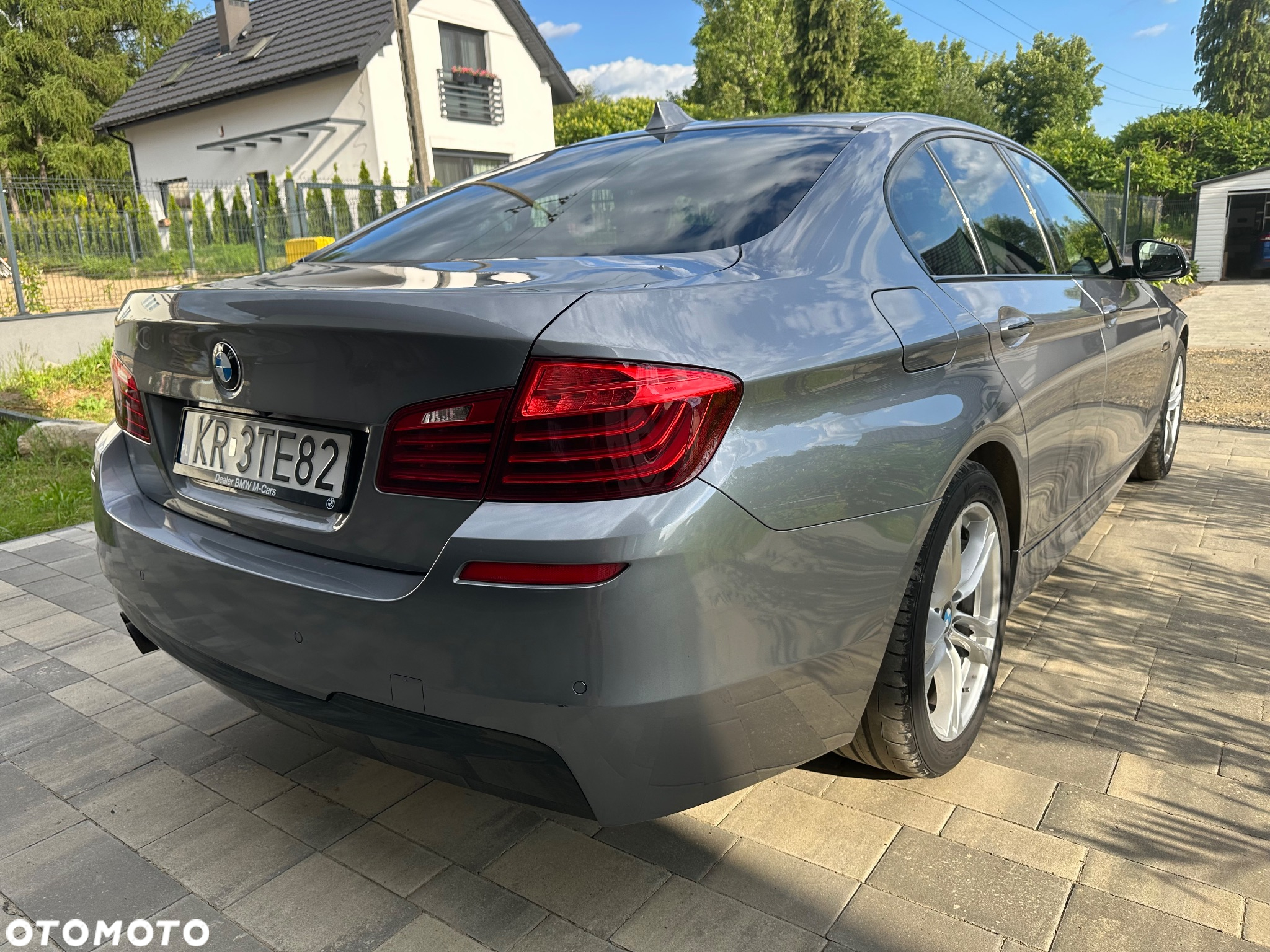 BMW Seria 5 528i xDrive - 14