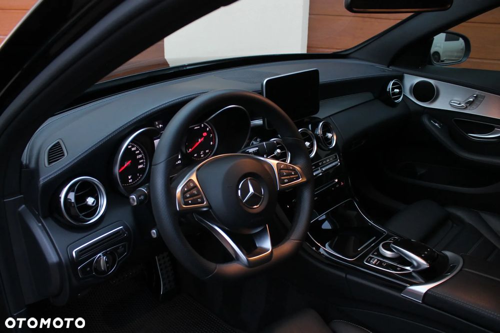 Mercedes-Benz Klasa C 200 4-Matic 9G-TRONIC - 16