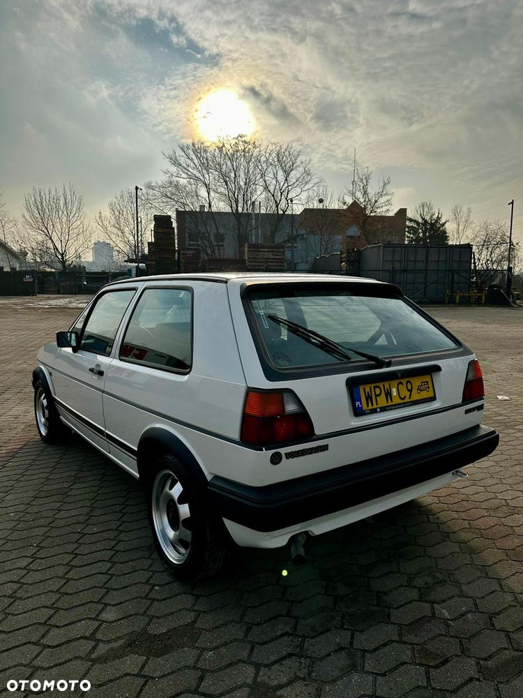 Volkswagen Golf - 8