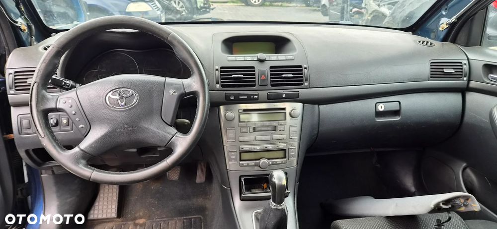 Toyota Avensis T25 przedlift 2,0 D4D 85kW 116KM 2004r sedan kolor 8P4 - 2